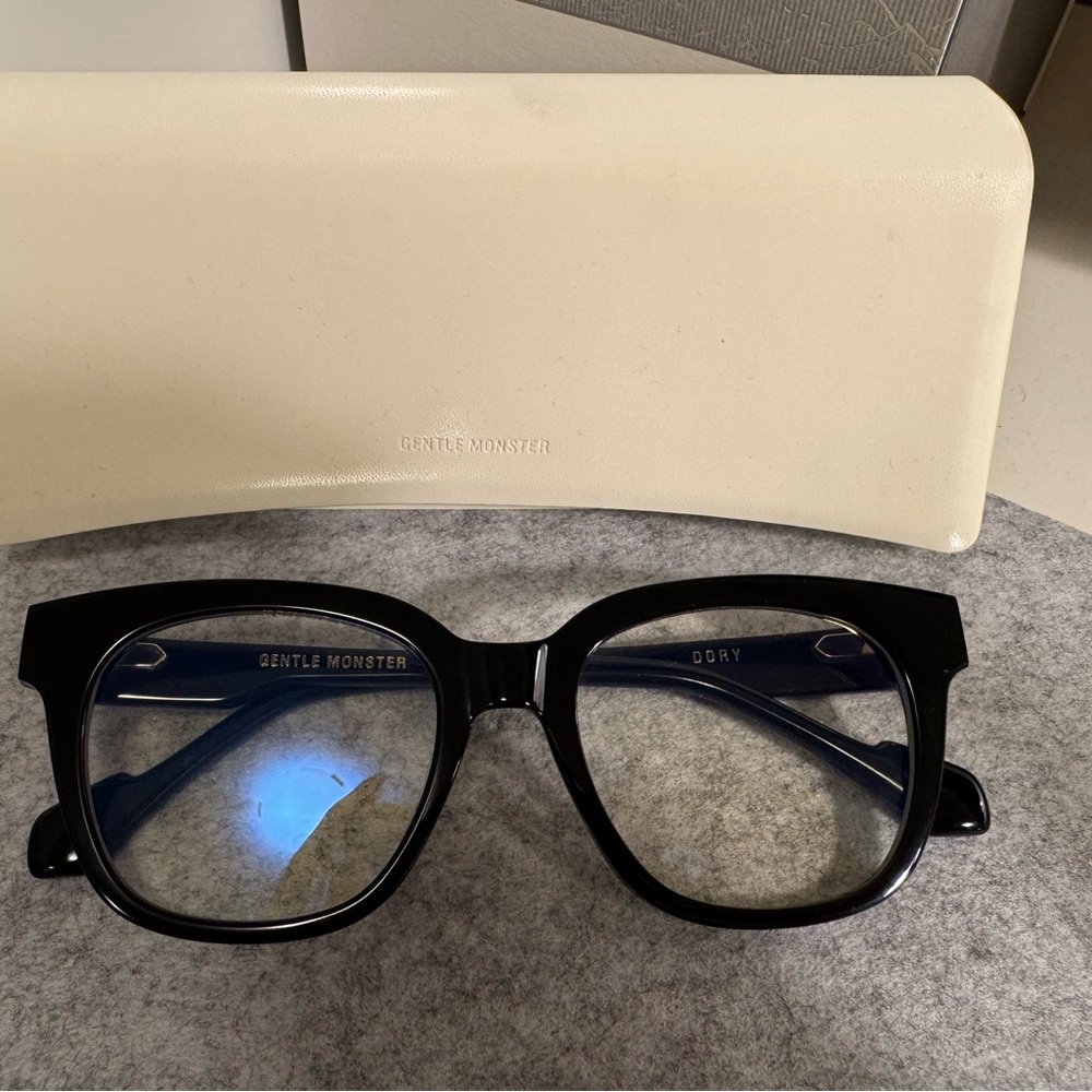 Gentle Monster Dory Black Eyeglasses